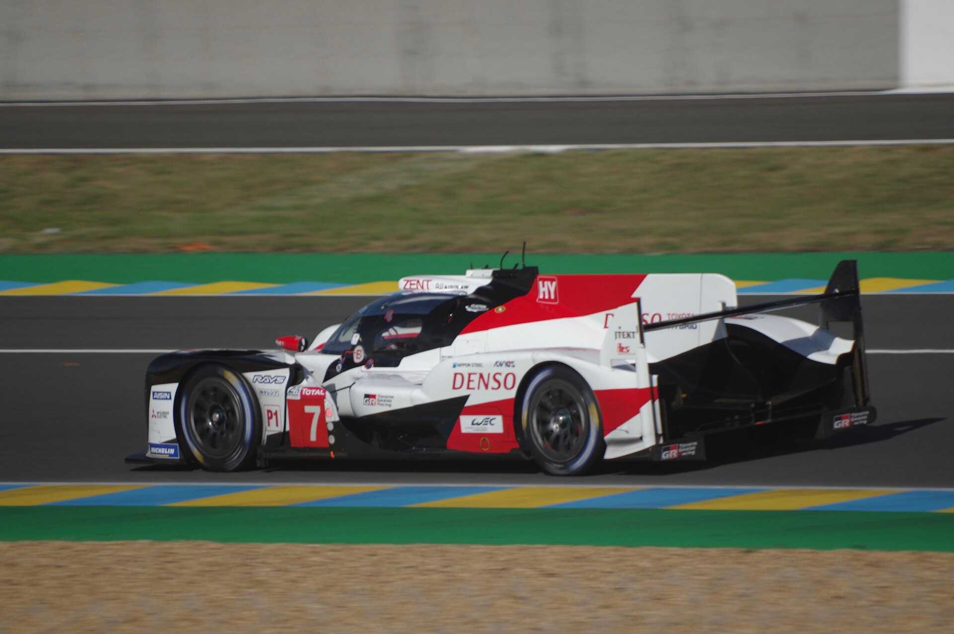 LE MANS / WEC motorsport — Hybrid Prototype