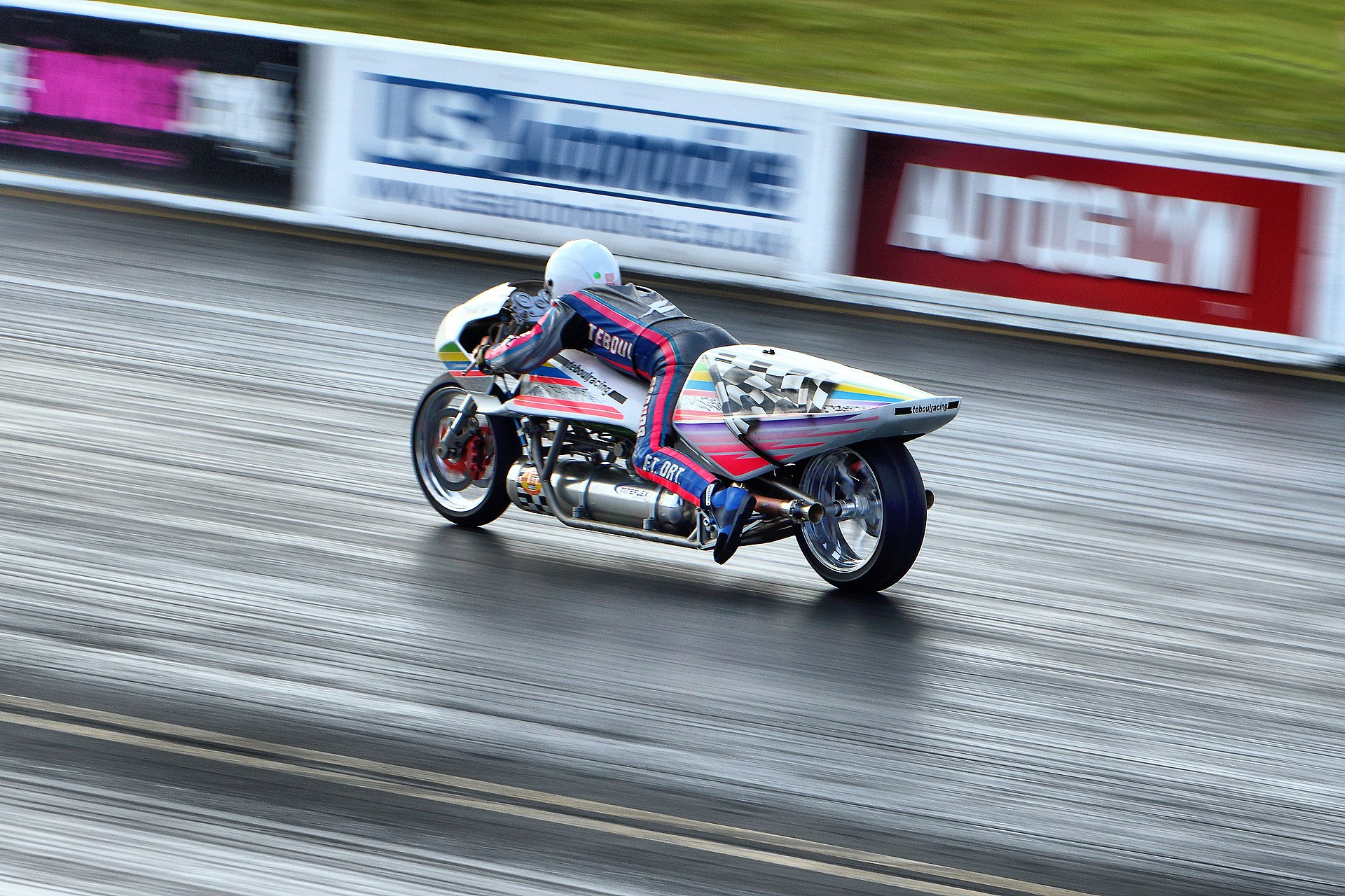 DRAG RACING motorsport — Strip Launch